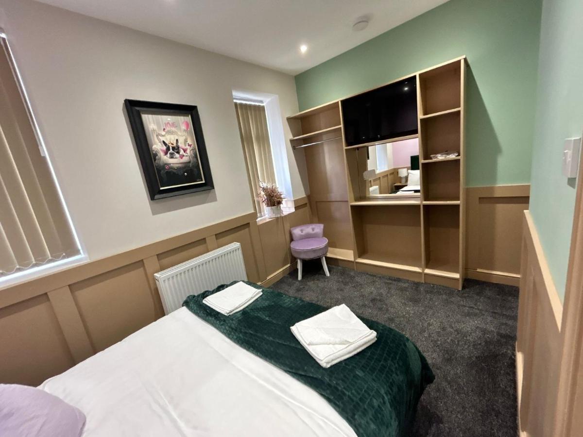 Strawberry Fields Suite By Sasco Apartments Блекпул Екстериор снимка