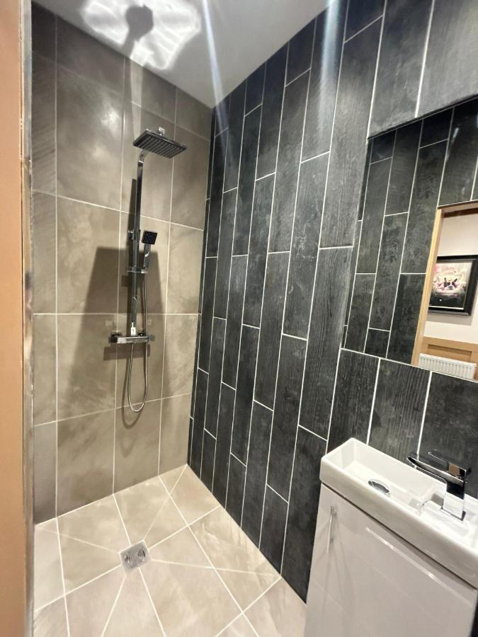 Strawberry Fields Suite By Sasco Apartments Блекпул Екстериор снимка
