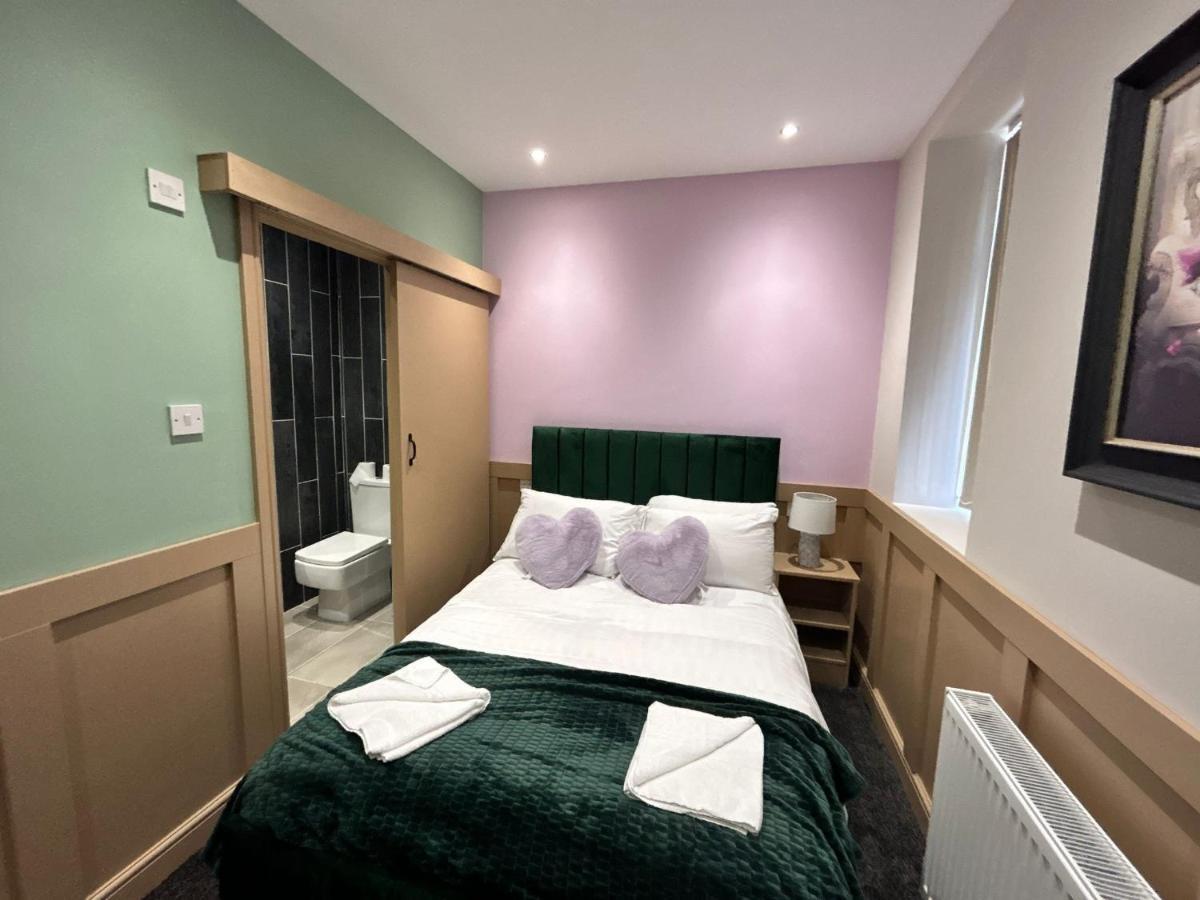 Strawberry Fields Suite By Sasco Apartments Блекпул Екстериор снимка