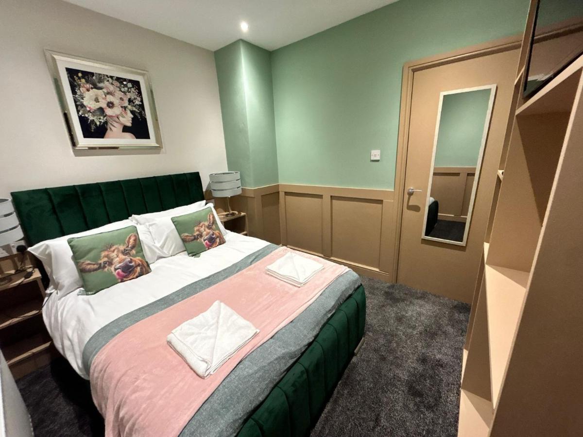 Strawberry Fields Suite By Sasco Apartments Блекпул Екстериор снимка