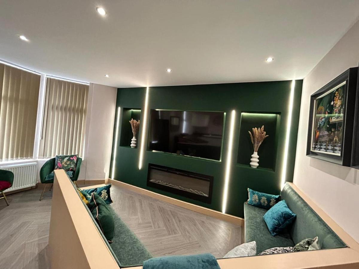 Strawberry Fields Suite By Sasco Apartments Блекпул Екстериор снимка