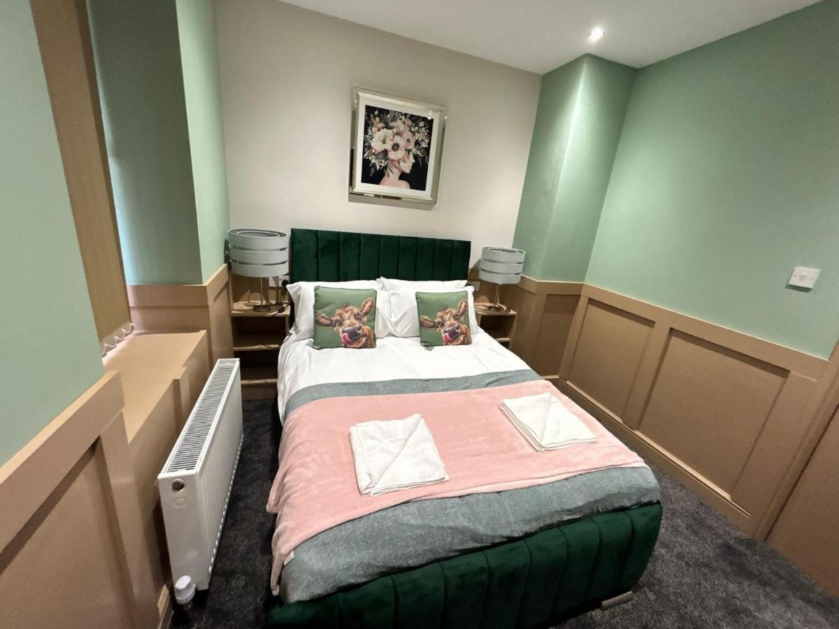 Strawberry Fields Suite By Sasco Apartments Блекпул Екстериор снимка