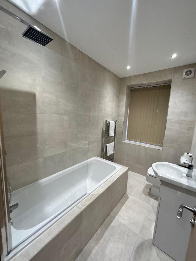 Strawberry Fields Suite By Sasco Apartments Блекпул Екстериор снимка